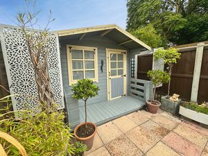High Street- click for photo gallery